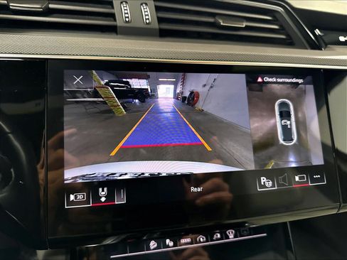 Certified 2024 Audi Q8 e-tron Premium Plus AWD/4WD image 22