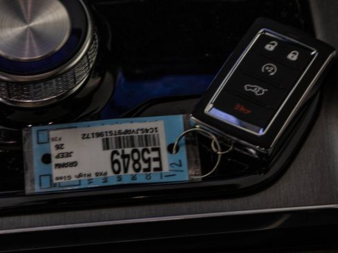 New 2026 Jeep Grand Wagoneer 4WD w/ Premium Group I image 29