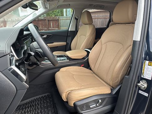 Used 2025 Audi Q7 3.0T Prestige image 14