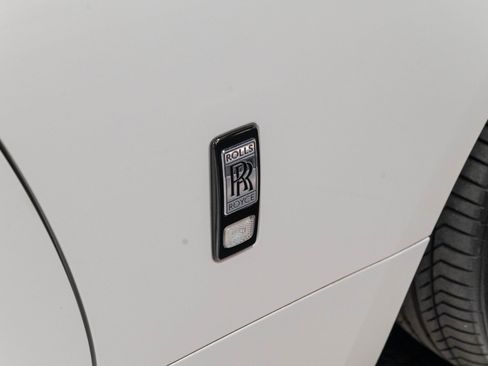 Used 2017 Rolls-Royce Dawn RWD image 36