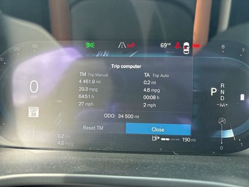 Used 2023 Volvo XC40 B5 Plus w/ Protection Package Premier image 26