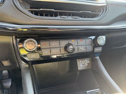 Used 2024 Jeep Compass Trailhawk image 20