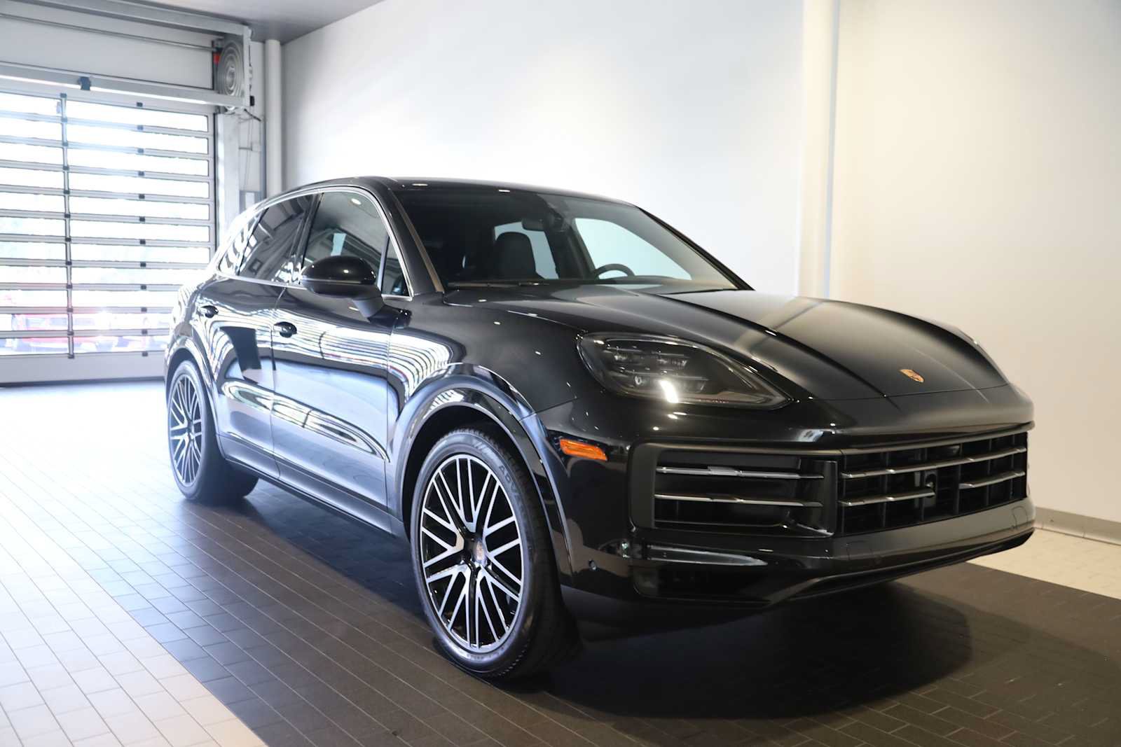 Used 2026 Porsche Cayenne AWD/4WD image 9