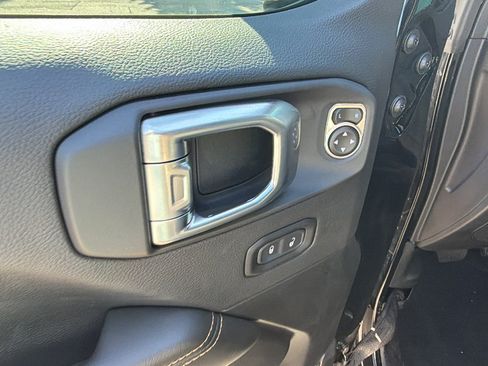 Used 2026 Jeep Wrangler Unlimited Sahara w/ Technology Group AWD/4WD image 15