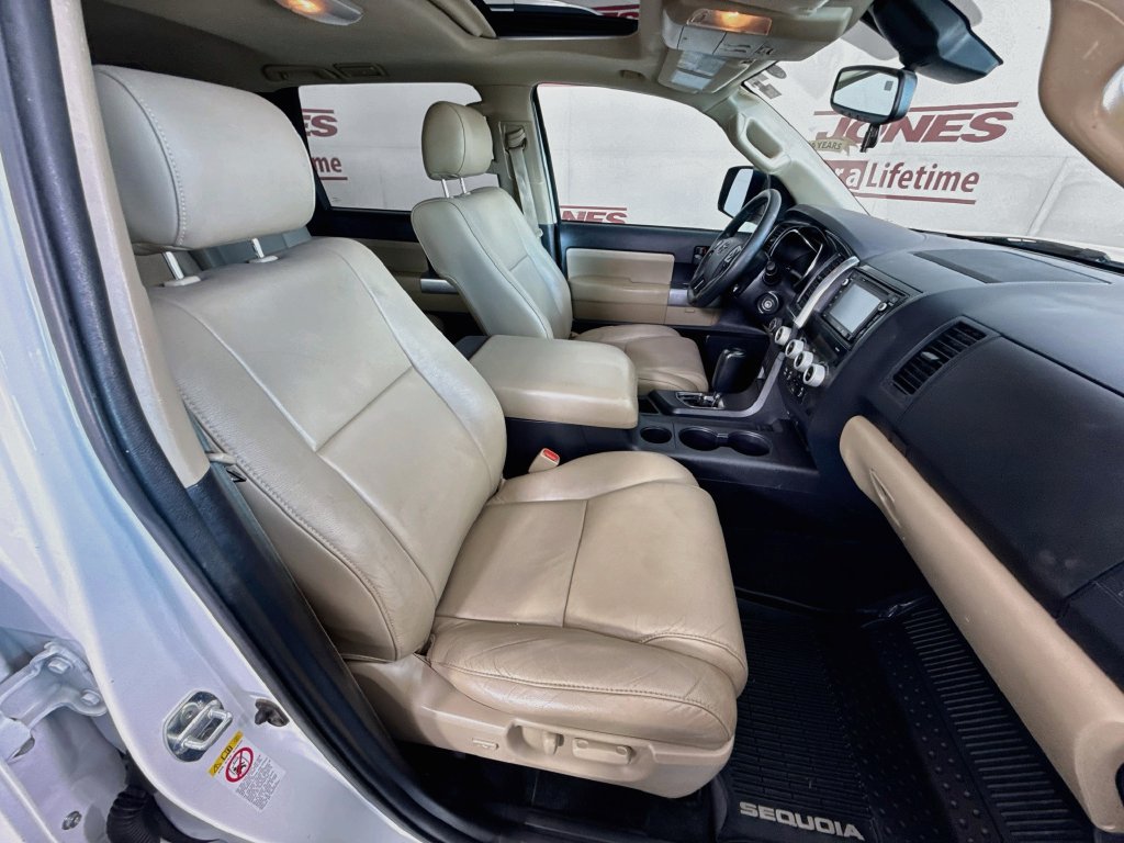 Used 2018 Toyota Sequoia SR5 w/ Premium Package AWD/4WD image 33
