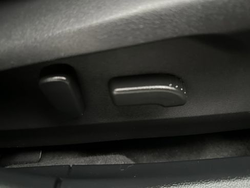 Used 2023 Subaru Outback Limited image 25