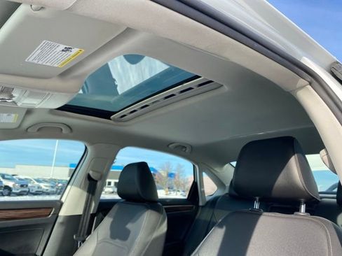 Used 2022 Volkswagen Passat 2.0T image 13