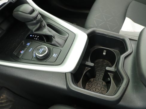 Used 2022 Toyota RAV4 XLE w/ Convenience Package image 12