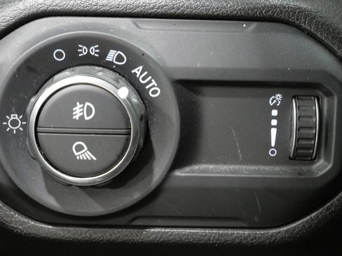 Certified 2023 Jeep Gladiator Overland AWD/4WD image 14