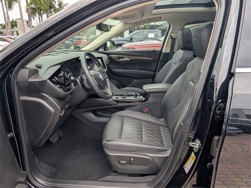 Used 2023 Buick Envision Avenir image 10