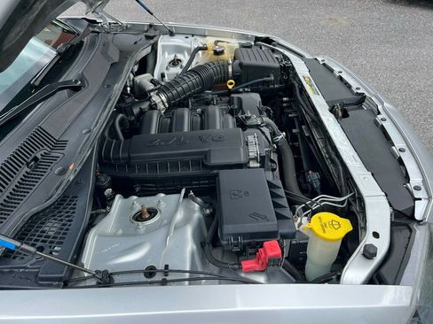 Used 2005 Dodge Magnum SE RWD image 37