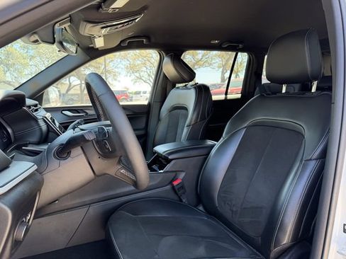 Used 2023 Jeep Grand Cherokee Altitude image 7