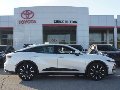 Used 2024 Toyota Crown Platinum image 1