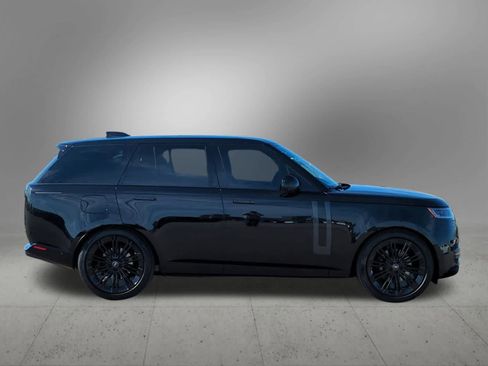 Certified 2024 Land Rover Range Rover SE image 7
