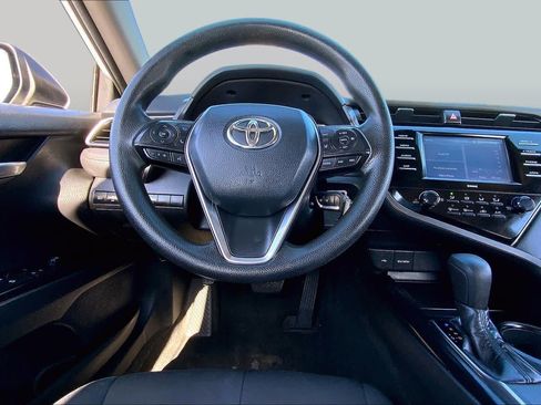 Used 2020 Toyota Camry LE FWD image 6