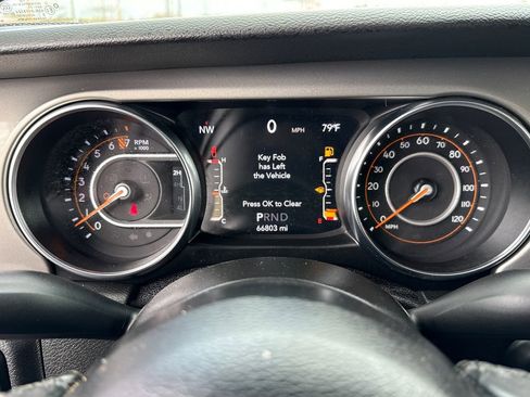 Used 2021 Jeep Gladiator Sport image 26