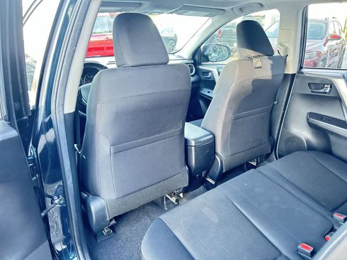 Used 2018 Toyota RAV4 XLE FWD image 12