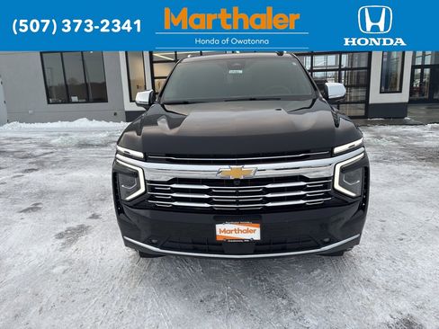 Used 2025 Chevrolet Suburban Premier image 8