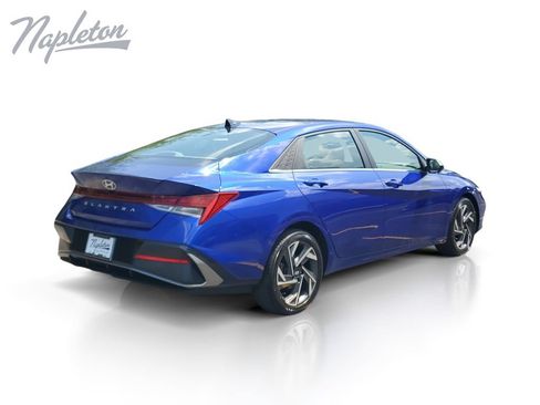 Used 2025 Hyundai Elantra SEL FWD image 6