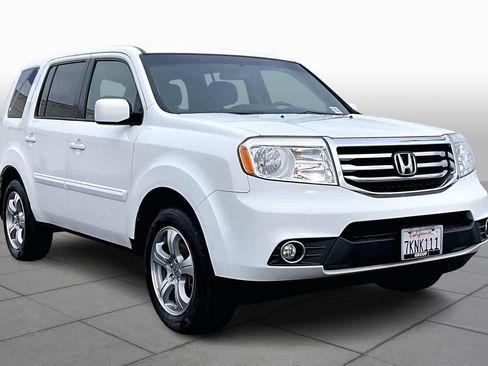 Used 2015 Honda Pilot EX image 2