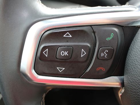 Used 2018 Jeep Wrangler Unlimited Sahara AWD/4WD image 18