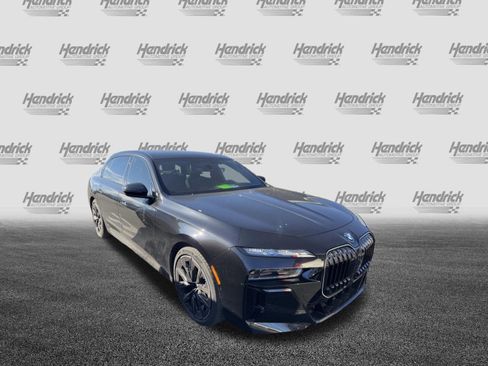 Certified 2025 BMW 760i xDrive w/ Executive Package image 3