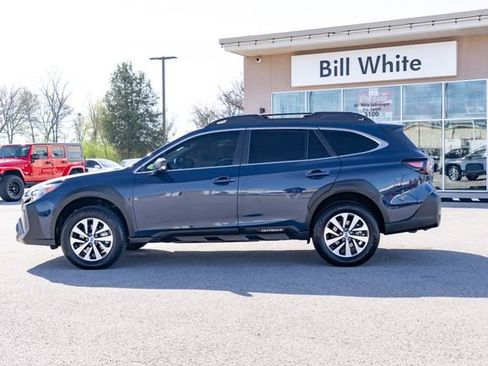 Used 2025 Subaru Outback 2.5i image 3