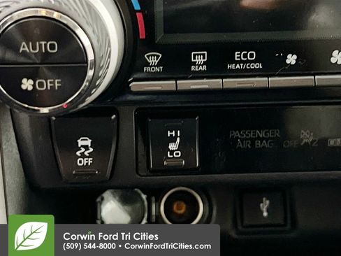 Used 2020 Toyota RAV4 XLE w/ Convenience Package image 23