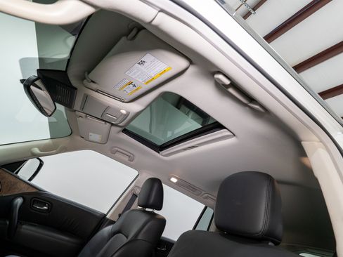 Used 2024 Nissan Armada SL w/ Captain's Chairs Package image 17