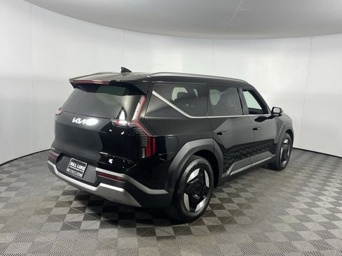 Used 2024 Kia EV9 Wind image 5