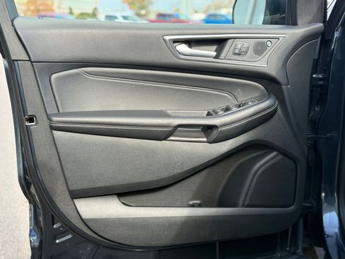 Used 2022 Ford Edge Titanium image 10