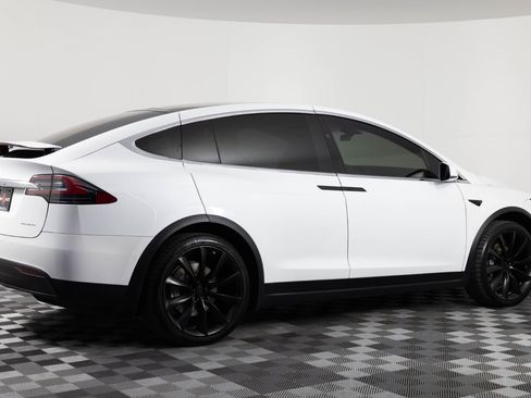 Used 2020 Tesla Model X Long Range image 8
