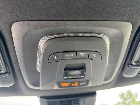 Used 2024 Toyota Corolla SE w/ SE Package FWD image 33