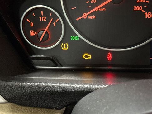 Used 2015 BMW 320i Sedan image 39