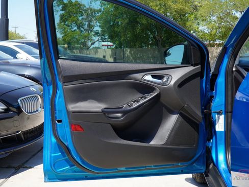 Used 2015 Ford Focus SE image 12