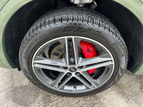 Used 2024 Audi Q5 e Premium Plus w/ Premium Plus Package image 11