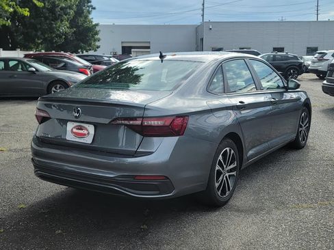 Used 2024 Volkswagen Jetta Sport FWD image 8