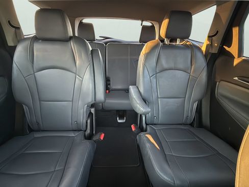 Used 2019 Buick Enclave Essence FWD image 23