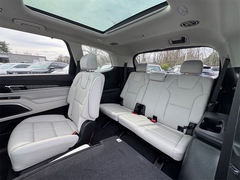 Used 2024 Kia Telluride SX image 13
