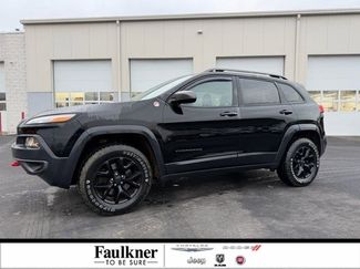 Used 2017 Jeep Cherokee Trailhawk w/ Cold Weather Group video 1