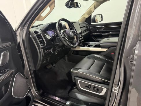 Used 2019 RAM 1500 Laramie AWD/4WD image 17