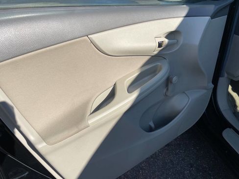 Used 2009 Toyota Corolla S image 2