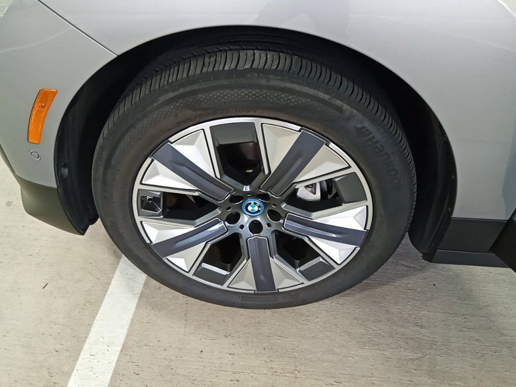 Certified 2024 BMW iX xDrive50 AWD/4WD image 17