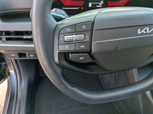 Used 2025 Kia K4 LXS image 27