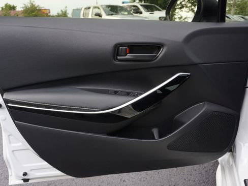 Used 2022 Toyota Corolla LE w/ Premium Interior Package FWD image 13