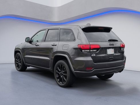 Used 2020 Jeep Grand Cherokee Altitude RWD image 3