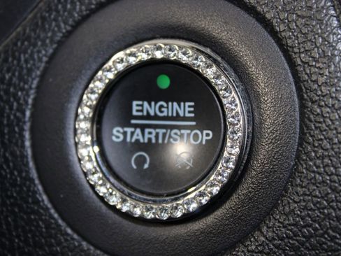 Used 2019 Ford Explorer XLT w/ Equipment Group 202A image 27