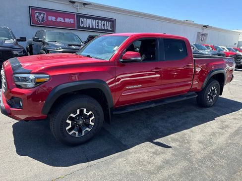 Used 2022 Toyota Tacoma TRD Off-Road w/ TRD Premium Off Road Package AWD/4WD image 19