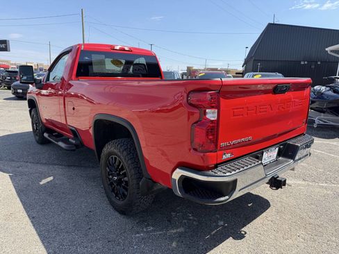 Used 2022 Chevrolet Silverado 2500 LT w/ Convenience Package AWD/4WD image 3