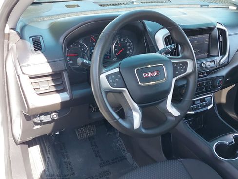 Used 2024 GMC Terrain SLE image 15